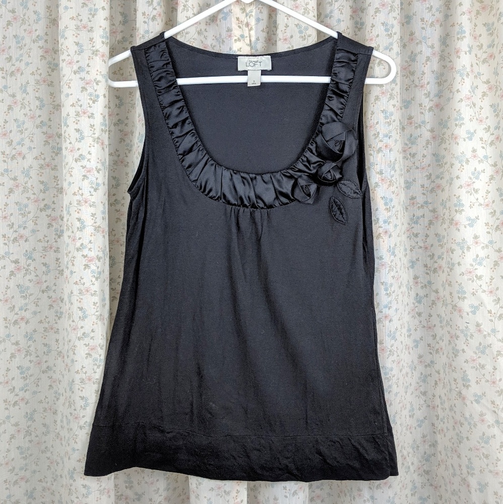 LOFT Sleeveless Blouse w Satin Detail